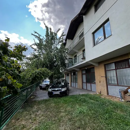 Apartment Pear House 2 *